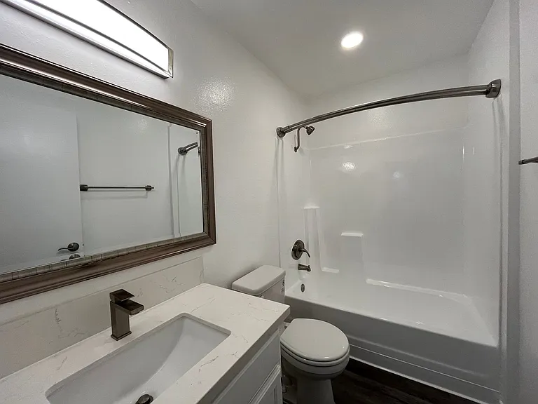 951 S. Oxford Ave. — Photo 22