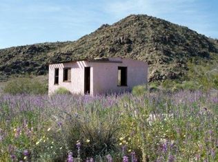 10 Bell King Ln, Twentynine Palms, CA 92277