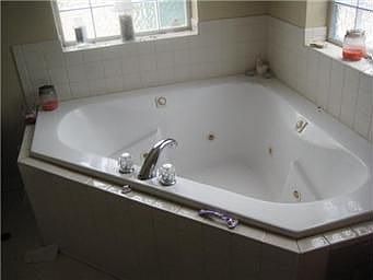5th image of 5306 Woodland Ave