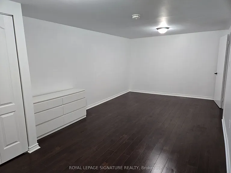 2026 Fontwell Cres #B — Photo 10