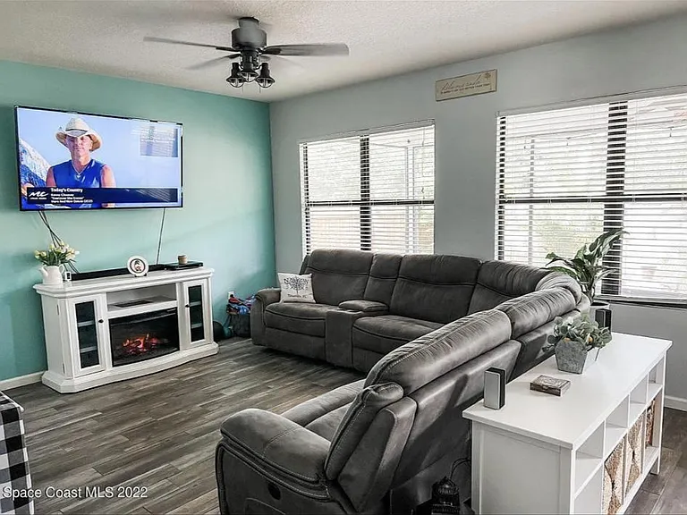 822 Marian Ct — Photo 10