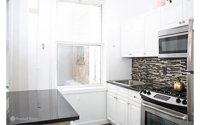 Rented by Douglas Elliman | media 25