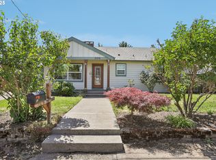 306 9th St, Dayton, OR 97114