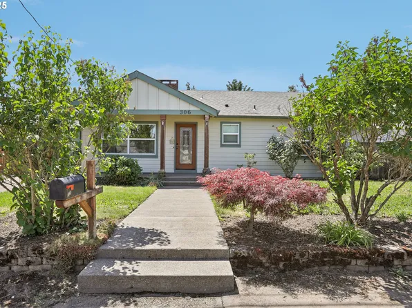 306 9th St, Dayton, OR 97114