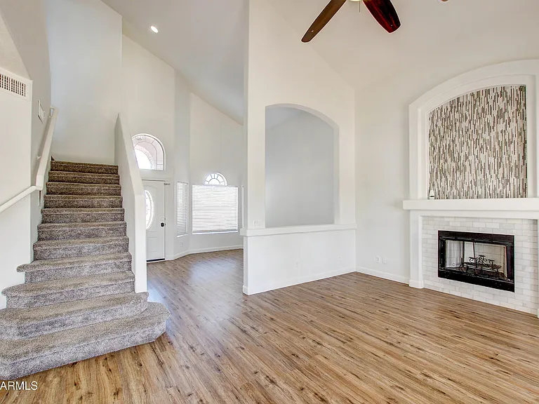 1550 N Sunset Pl — Photo 6