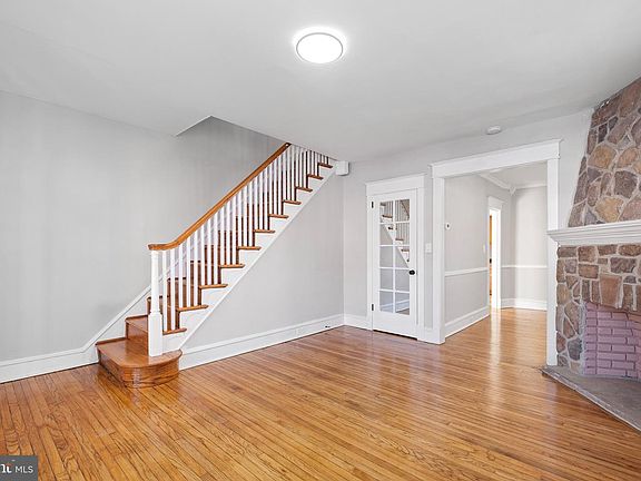 5th image of 3208 N Madison St