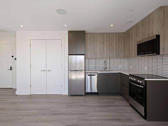 4th image of 2602 Snyder Ave Unit 2E