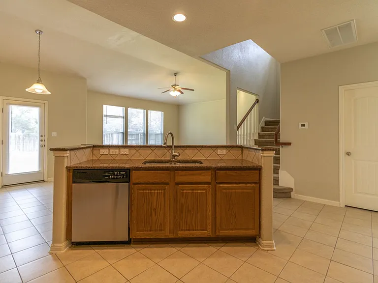 18601 Derby Hill Ln — Photo 5
