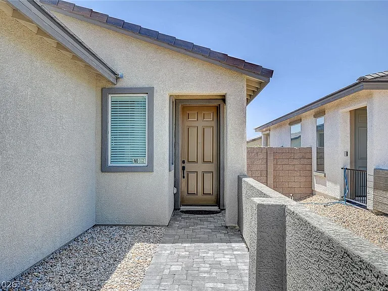 2379 Albury Ave — Photo 3
