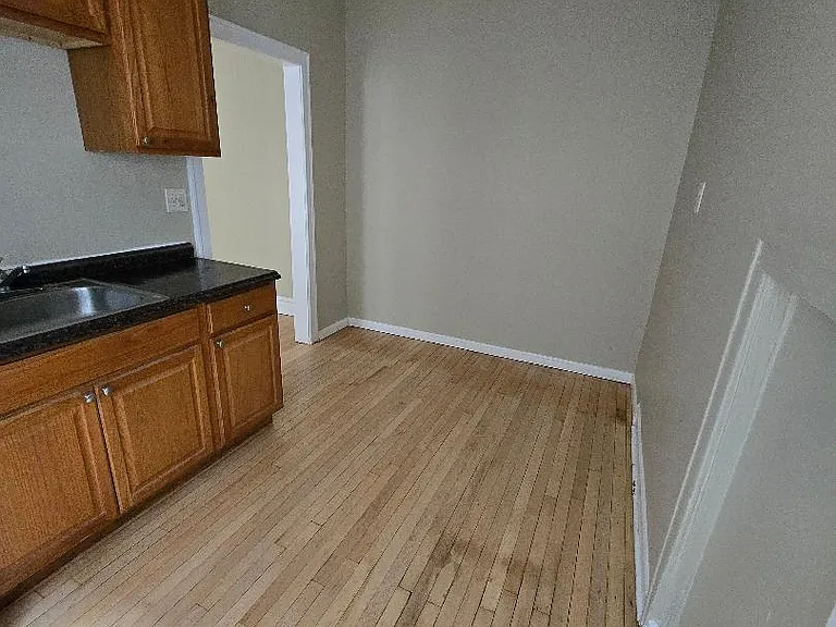2049 W Jarvis Ave #5 — Photo 5