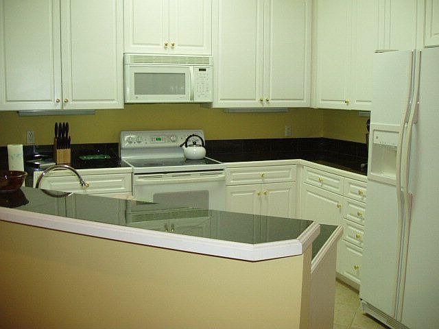 2nd image of 200 Washington Ave Unit 18