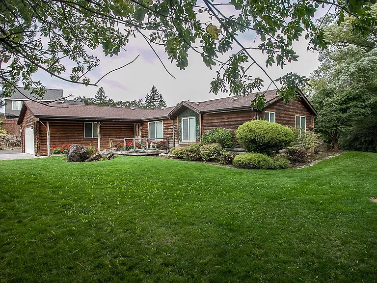 4040 Summitview Way — Photo 4