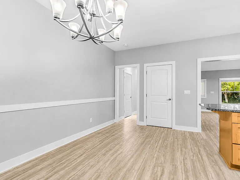 808 Willow St — Photo 7