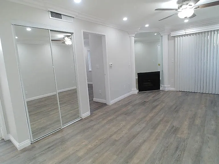 14242 Roscoe Blvd — Photo 22