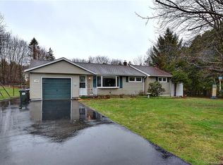 7 Green Briar Rd, Norwich, CT 06360