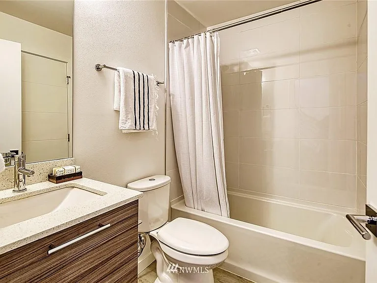 2328 Minor Ave E #A — Photo 21