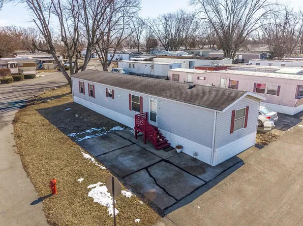 602 6th St, Bloomington, IL 61704