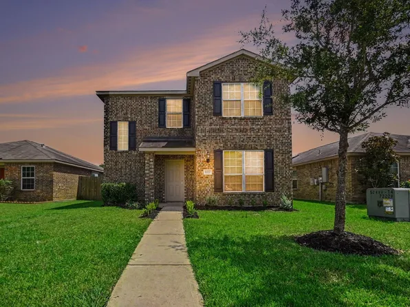 12027 Windage Dr, La Marque, TX 77568