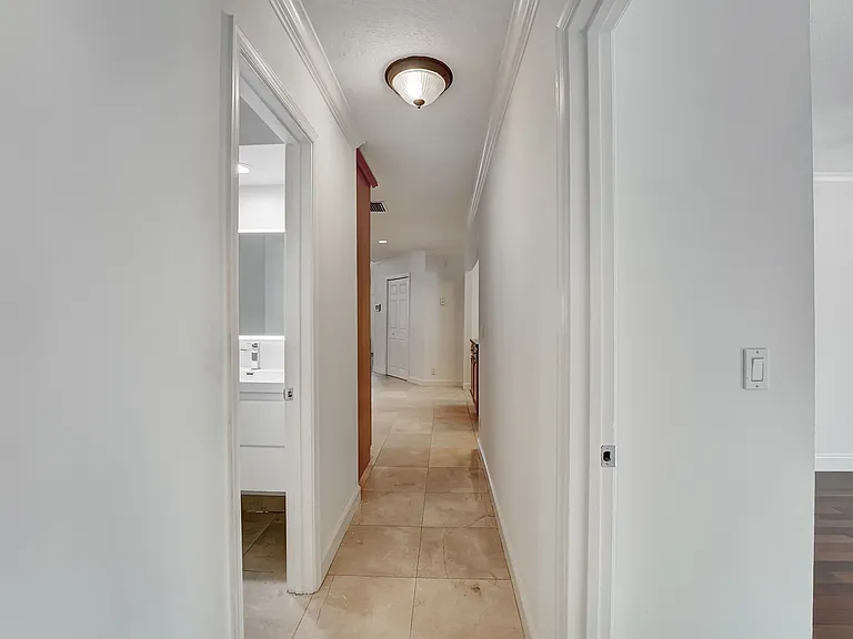 1375 NW 16th St — Photo 22