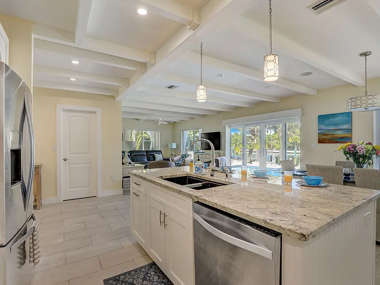 39 S Polk Dr — Photo 16