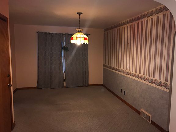 5th image of 1107 N Lott Blvd