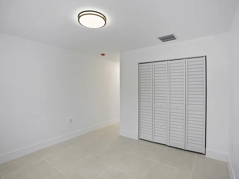 5817 NW 30th Ave #5817 — Photo 9