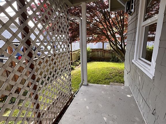 5th image of 1022 Rockefeller Avenue