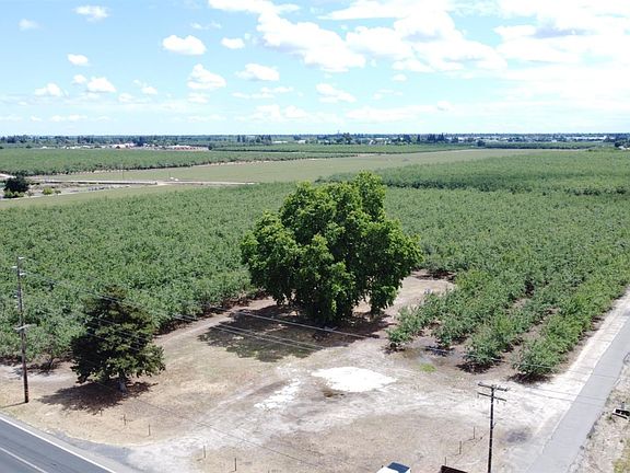 2nd image of 1012 Ladd Rd