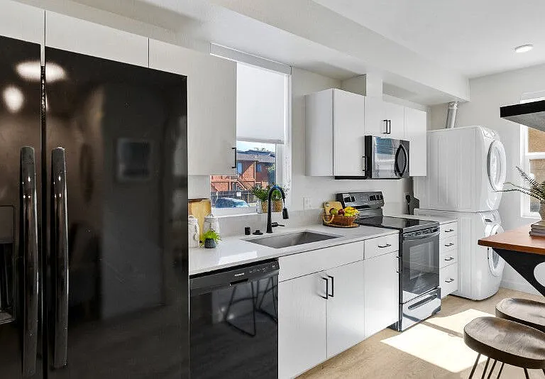 South Park Place — Photo 3