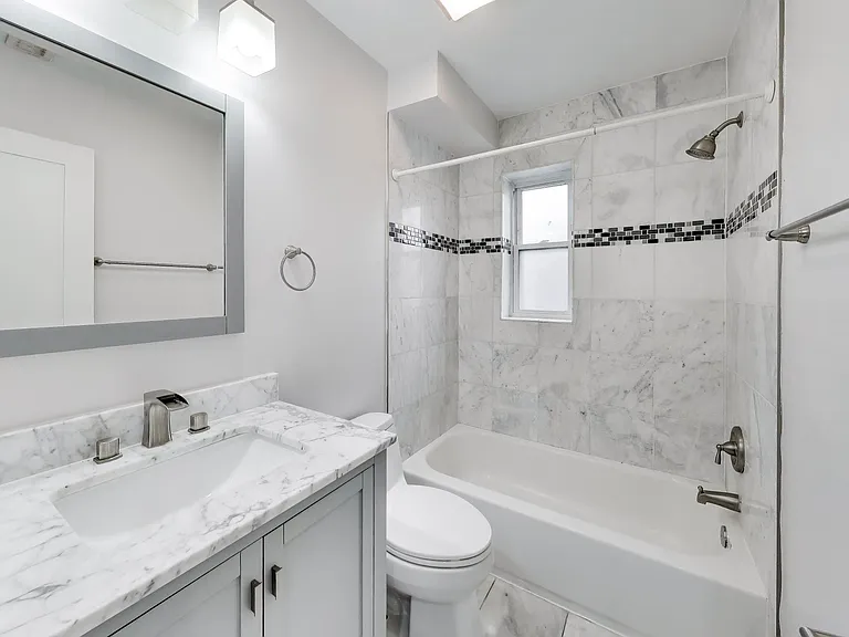 5031 H St SE #4 — Photo 5
