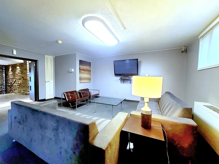 1 E University Pkwy #1408 — Photo 9