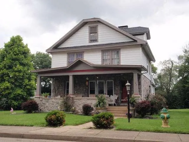 1055 Duncan Ave — Photo 1