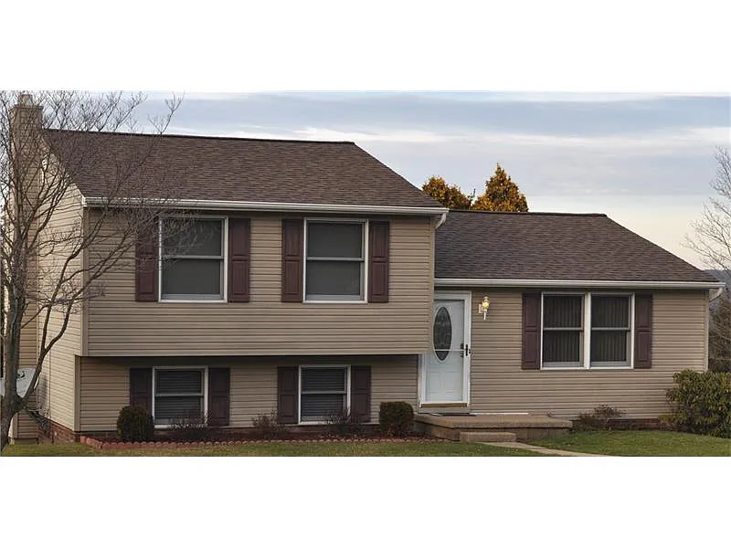 107 Willow Dr photo 1