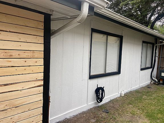 2nd image of 2623 Santiago Ct