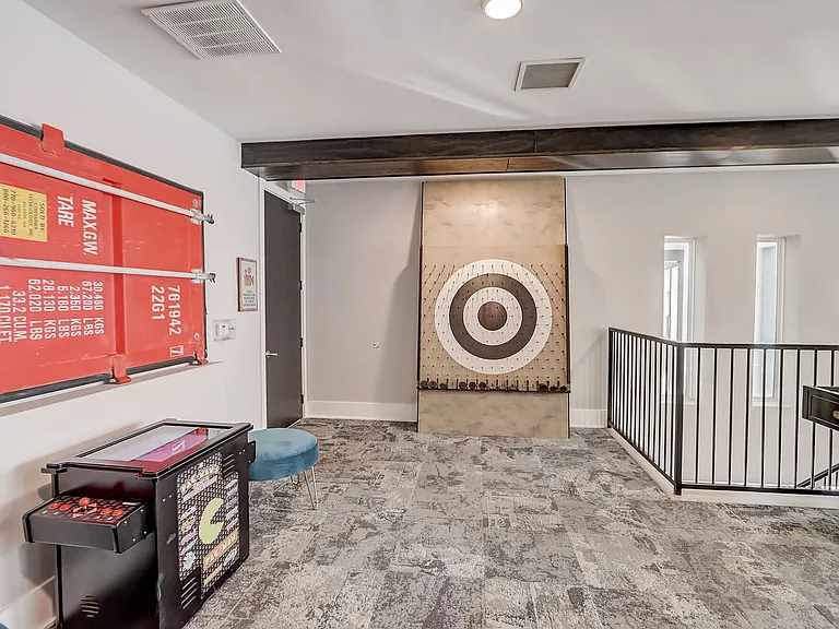 Spoke Apartments — Photo 17