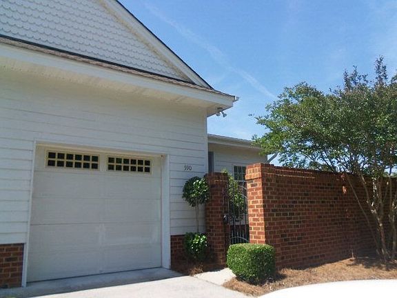 3rd image of 590 Lakeland Dr