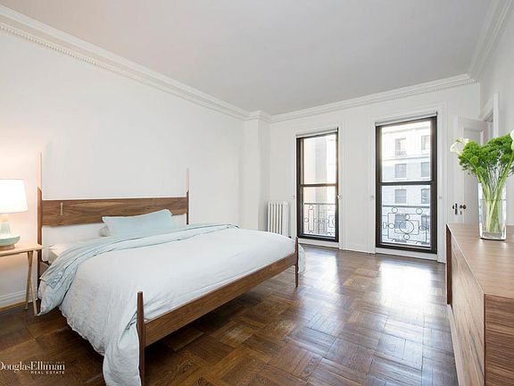 3rd image of 150 W 79th St APT 8B