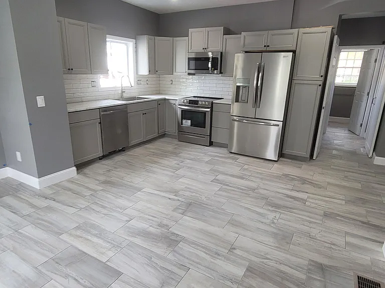 3010 Maple St — Photo 3