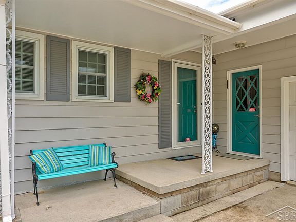 4th image of 3028 E Riverview Dr