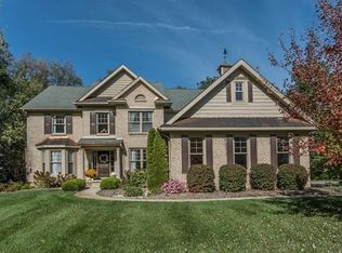 3070 Woodland Ridge Trl, Milford, MI 48380