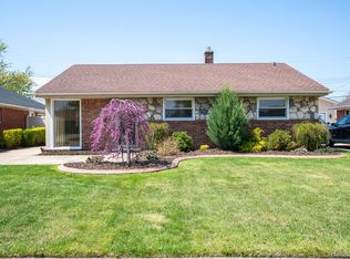 18580 Marsha St, Riverview, MI 48193
