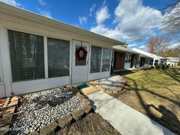 810B Balmoral Court, Lakewood, NJ 08701