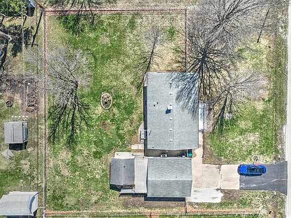 5th image of 1928 S Westgate Dr