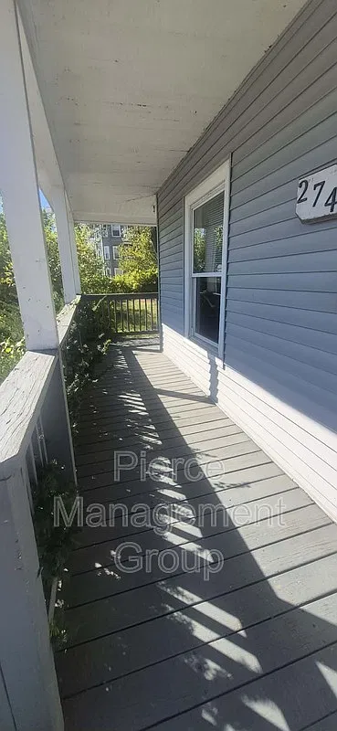 3 bed, 1.5 bath, $3,000 — Photo 3