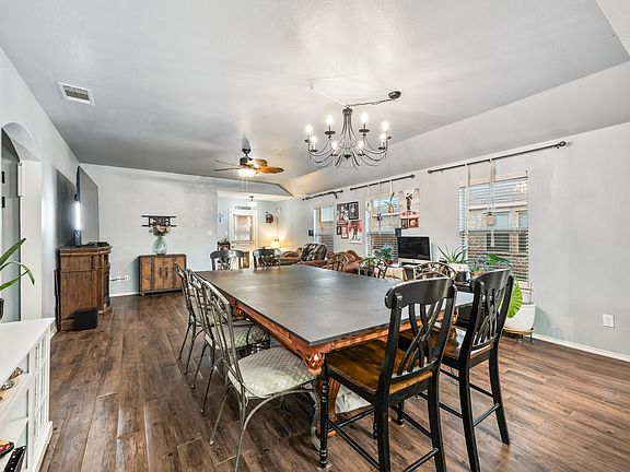 5th image of 1401 Savannah Ridge Dr