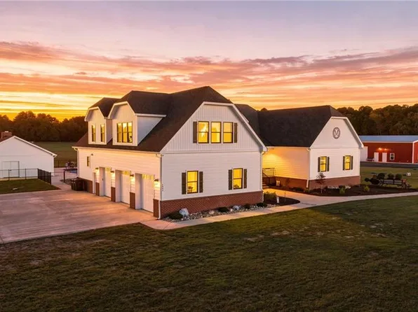 1004 Saint Brides Rd W, Chesapeake, VA 23322
