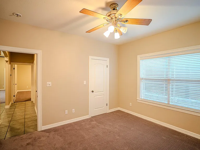 218 Hazeltine Dr — Photo 18
