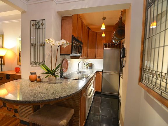 4th image of 23 W 73rd St #310