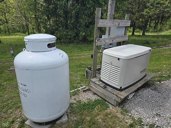 5th image of 3605 State Highway 43