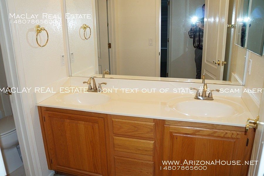 1st image of 2744 E Amberwood Dr
